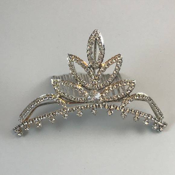 Jewelry - Vintage Rhinestone Crown Comb